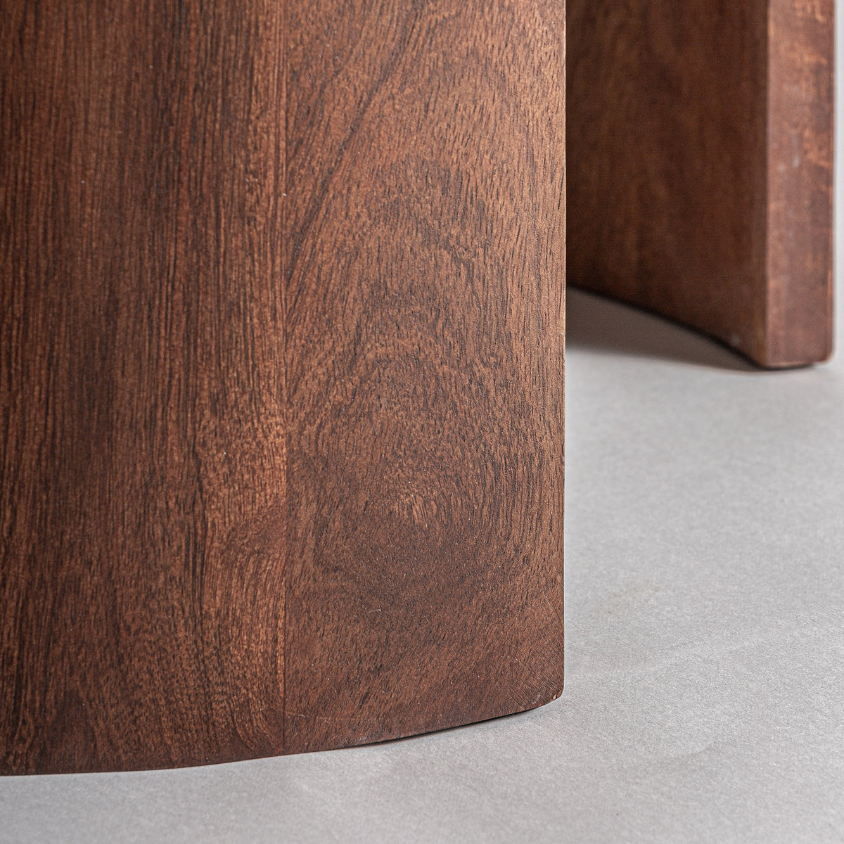 Mesa auxiliar Tivoli — Travertino beige mate