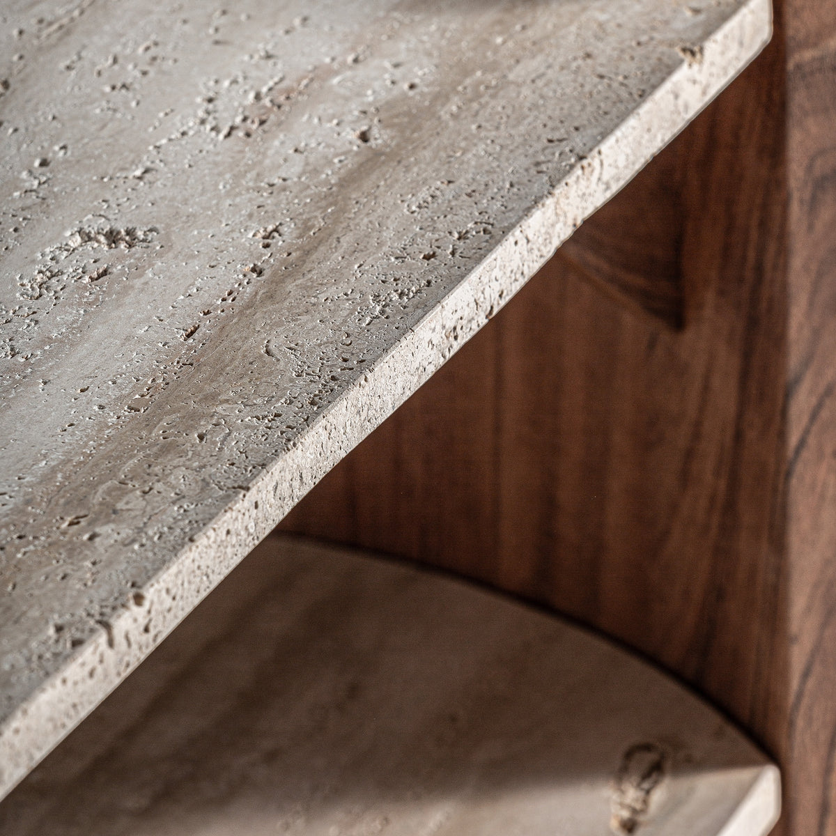 Mesa auxiliar Tivoli — Travertino beige mate
