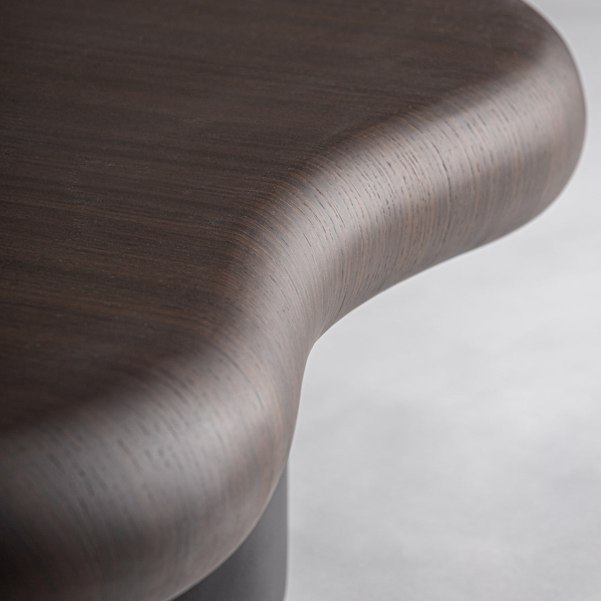 Mesa de centro Brunbek — Chapa de roble marrón