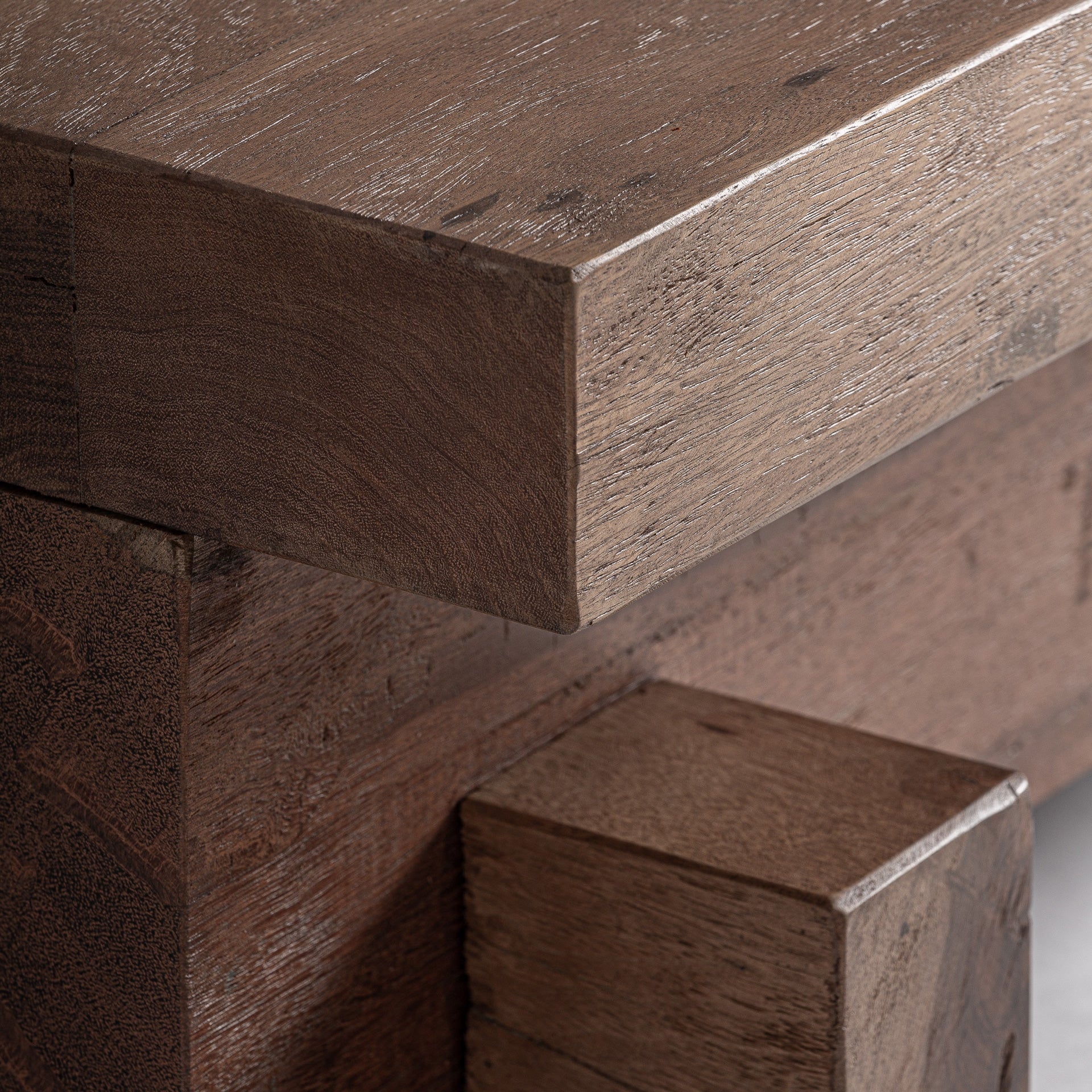 MESA DE CENTRO BRUTALIST