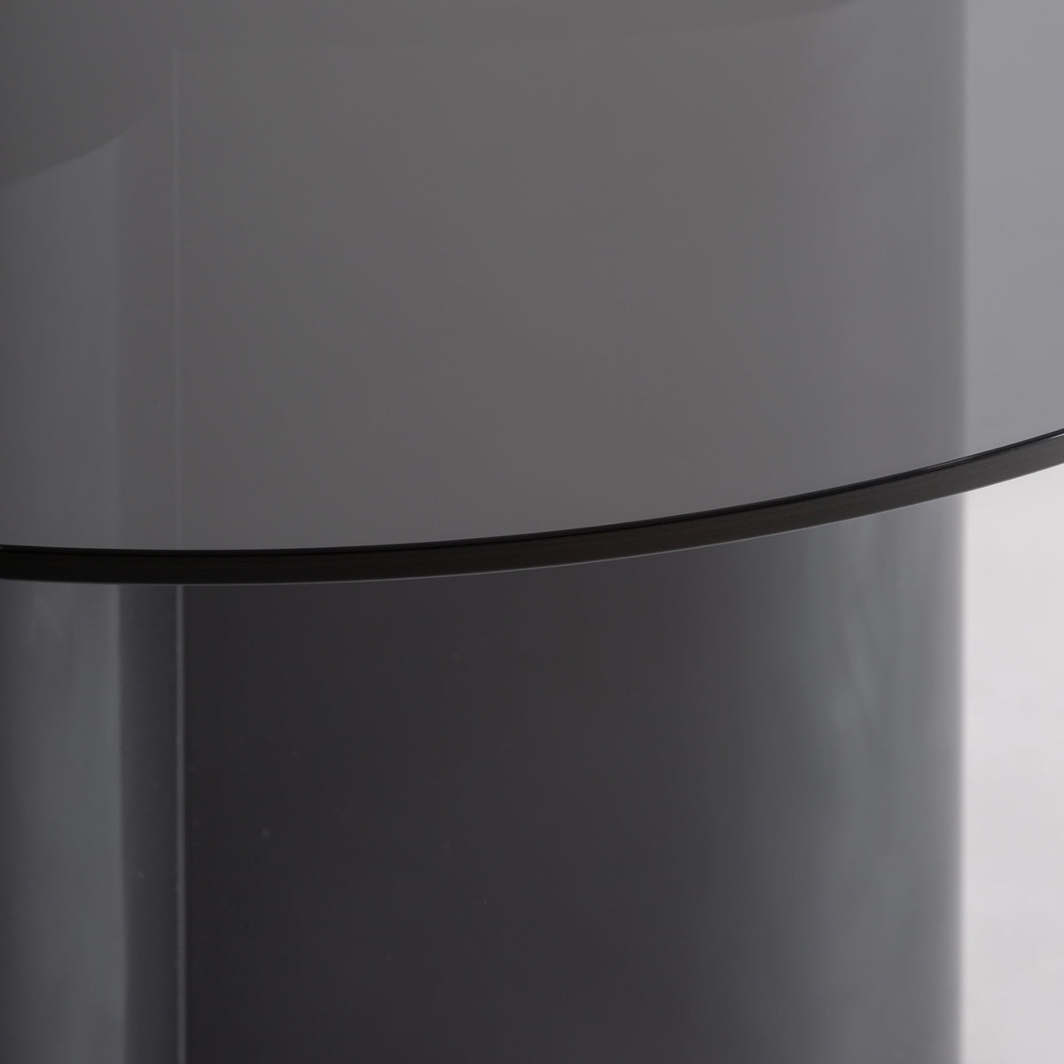 Mesa de centro Capitello — Cristal templado negro traslúcido