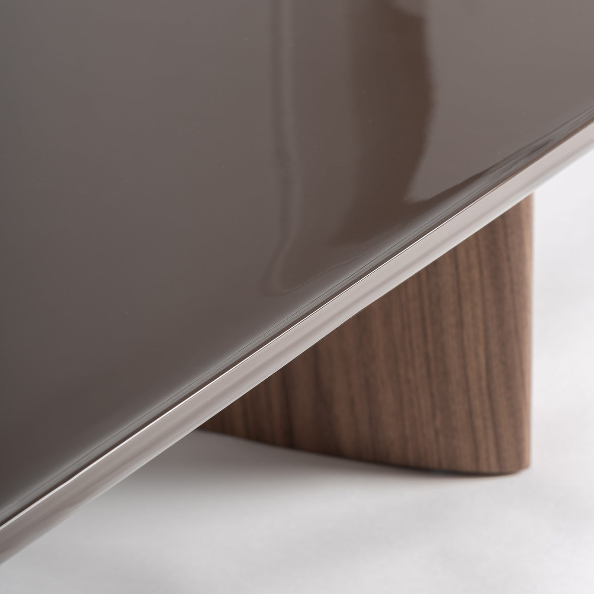 Mesa de centro Kuftein — Madera dm chocolate brillo