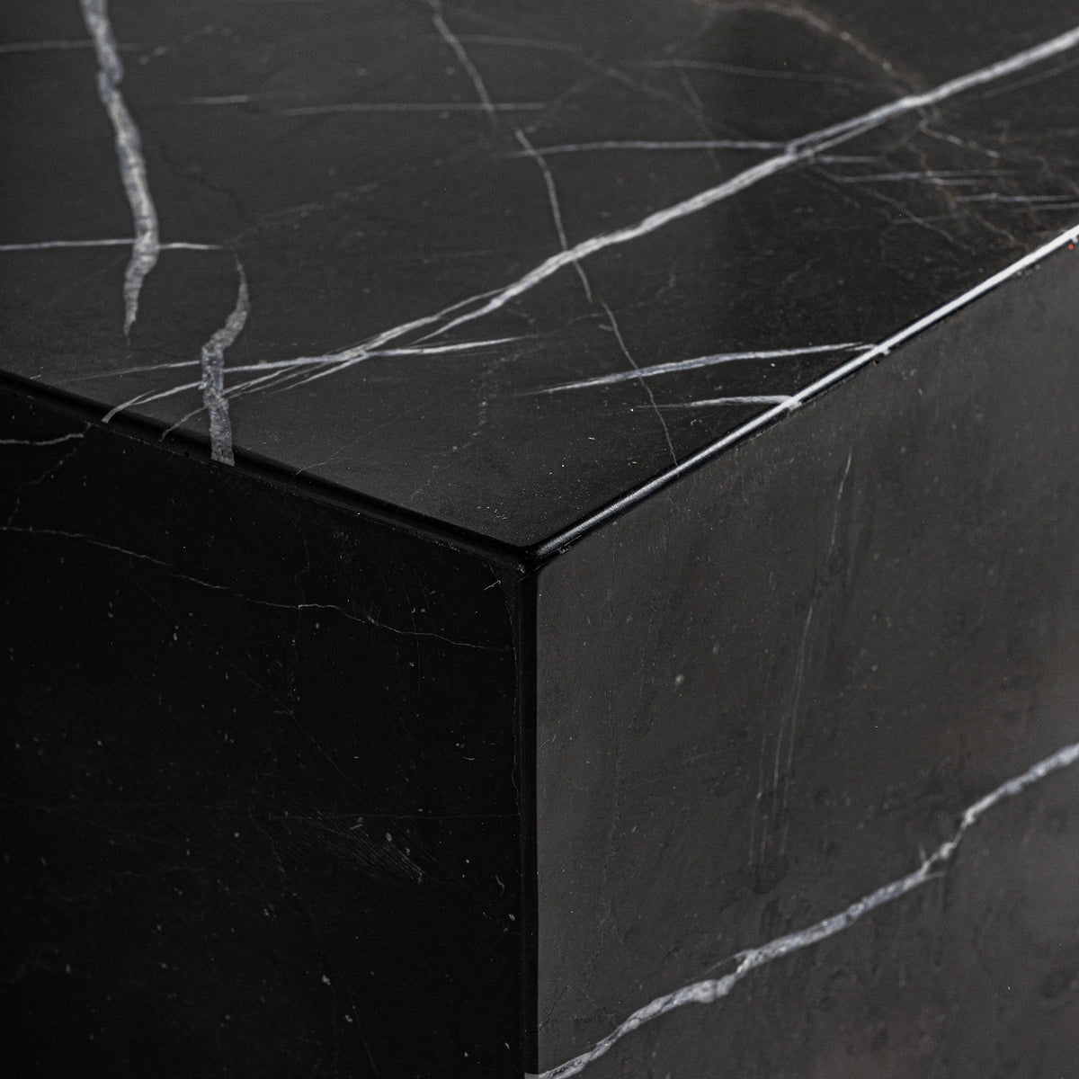 Mesa de centro Laiz — Mármol negro