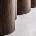 Mesa de comedor Beke — Madera de acacia marrón natural