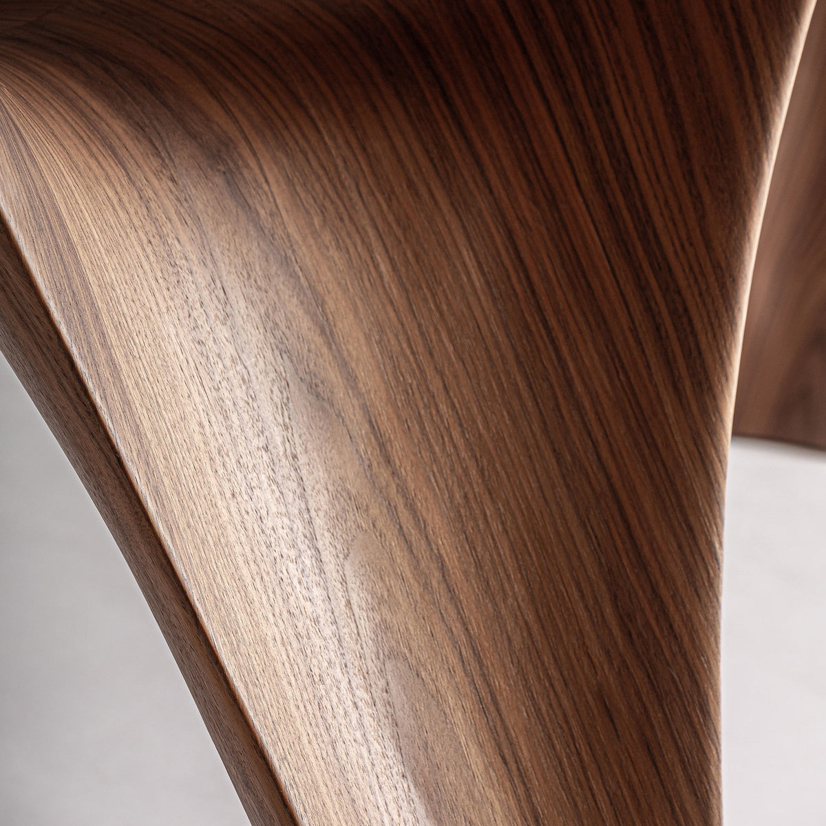 Mesa de comedor Bilzen — Chapa de nogal marrón natural