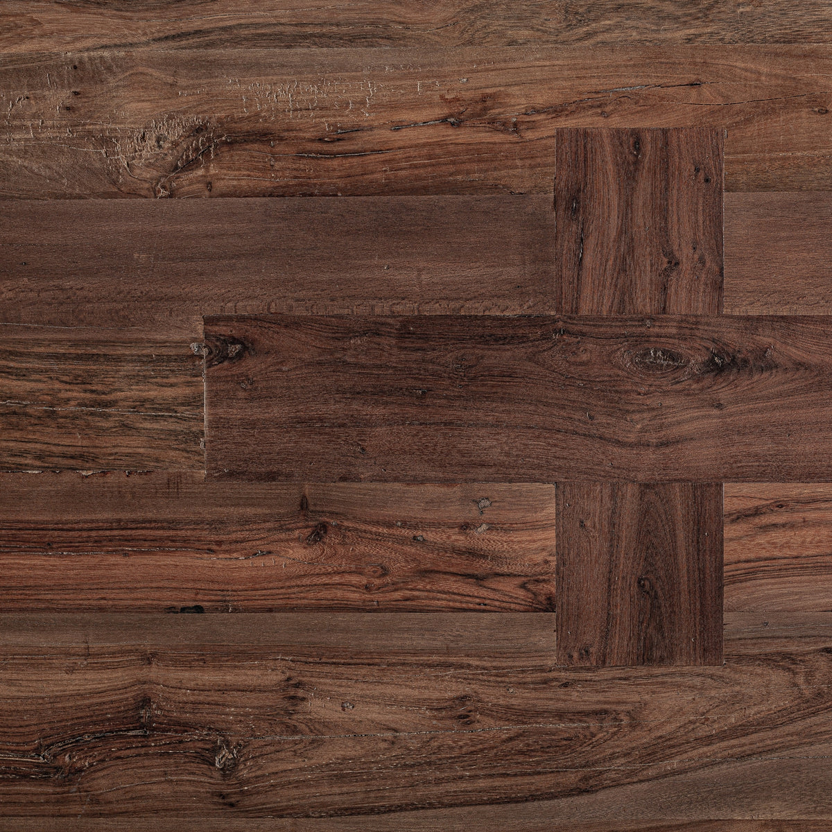 Mesa de comedor Brutalist — Madera de sal marrón teñido