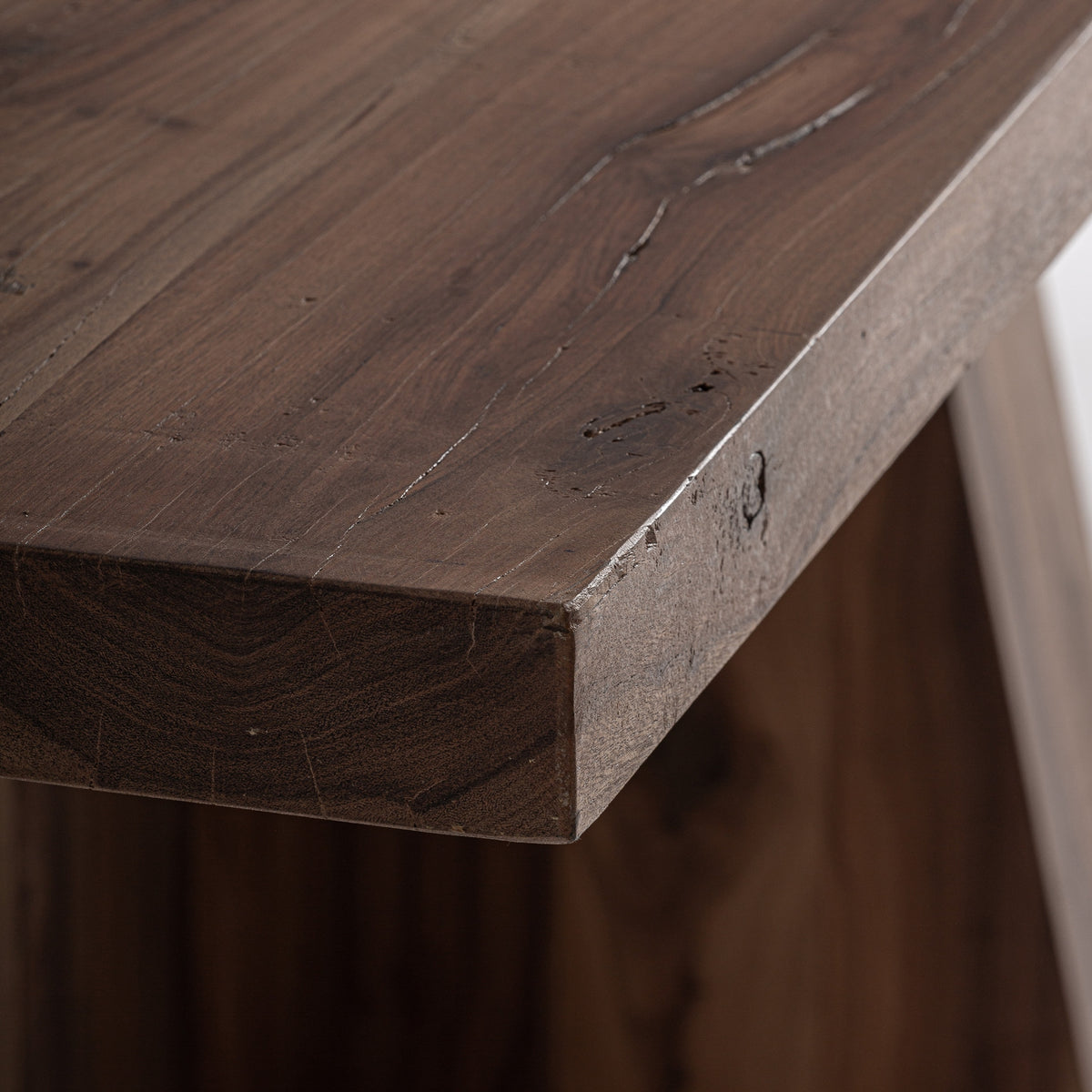 Mesa de comedor Brutalist — Madera de sal marrón teñido