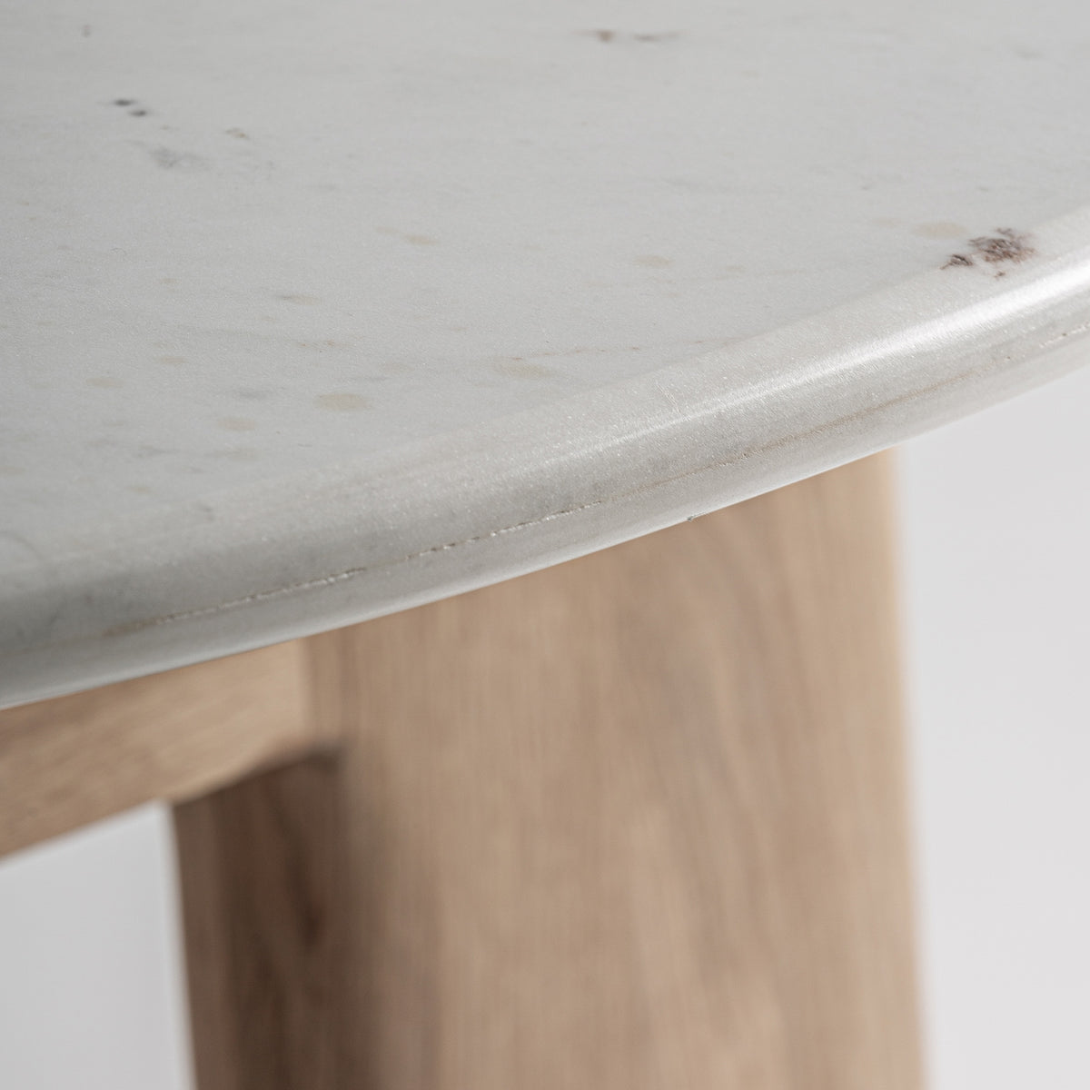 Mesa de comedor Nara — Madera roble marrón