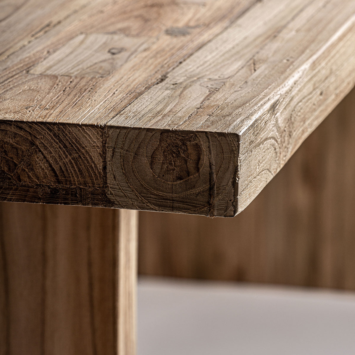 Mesa de comedor Omaha — Madera de teca reciclada marrón