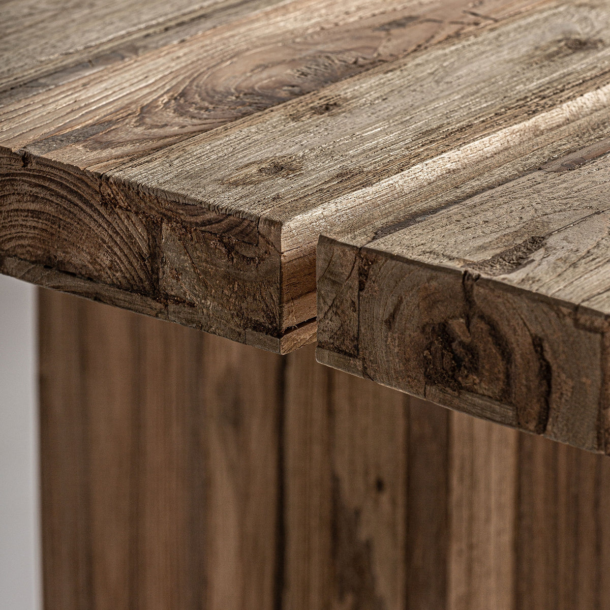 Mesa de comedor Omaha — Madera de teca reciclada marrón
