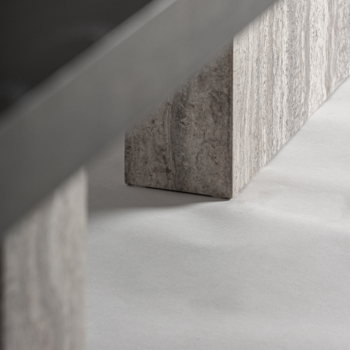 Mesa de comedor Rignac — Travertino gris