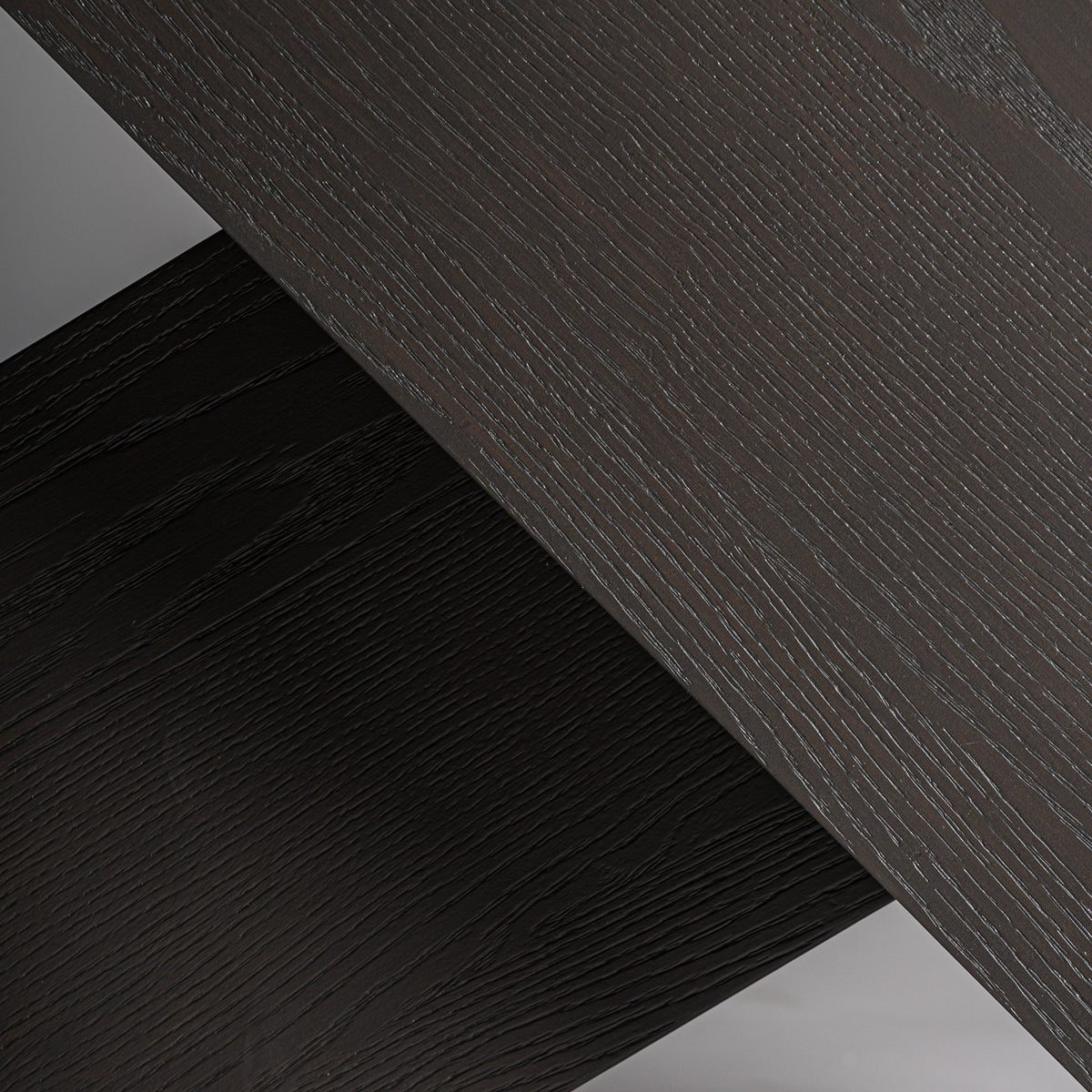 Mesa de comedor Yvore — Madera roble negro