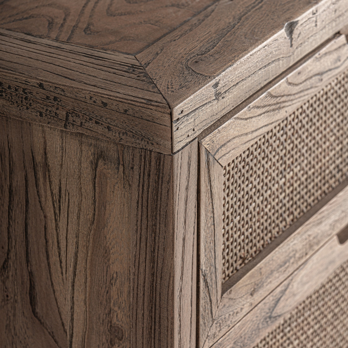 Mesita de noche Byremo — Madera de olmo marrón