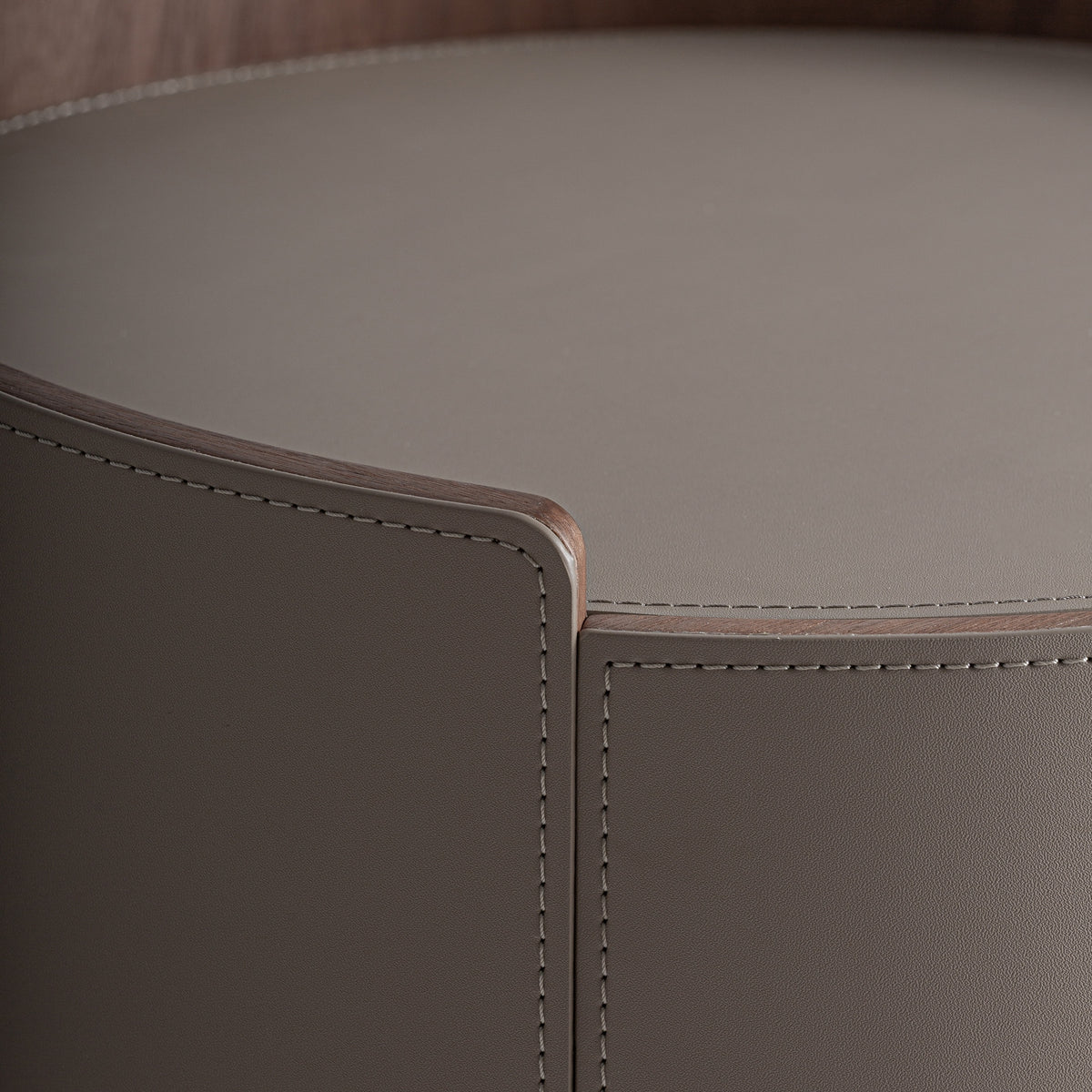 Mesita de noche Kandern — Madera contrachapada marrón claro