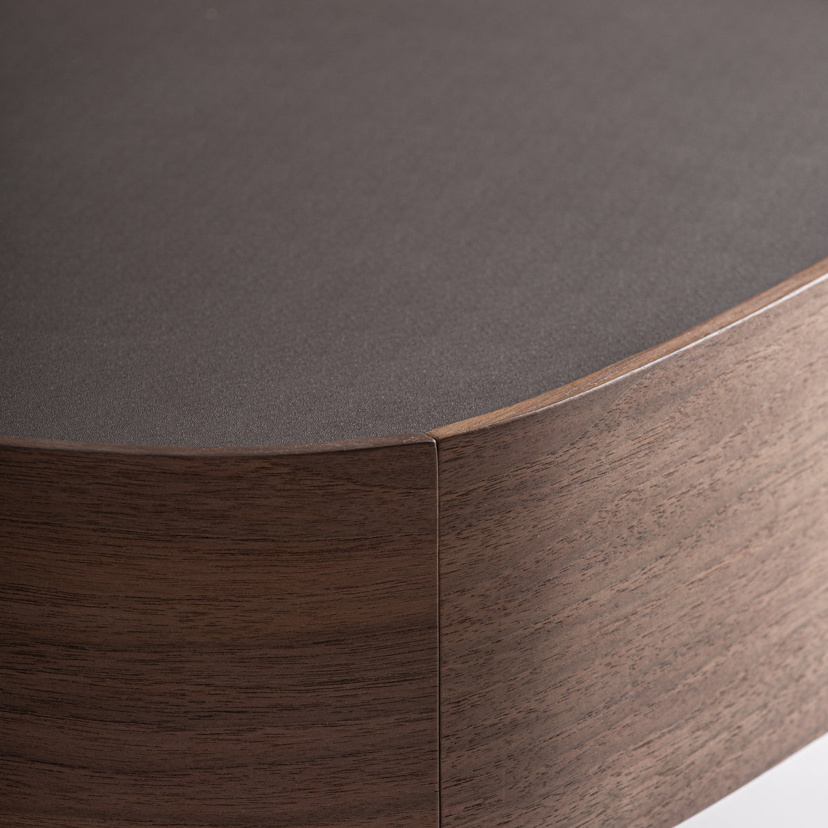 Mesita de noche Mens — Madera contrachapada nogal