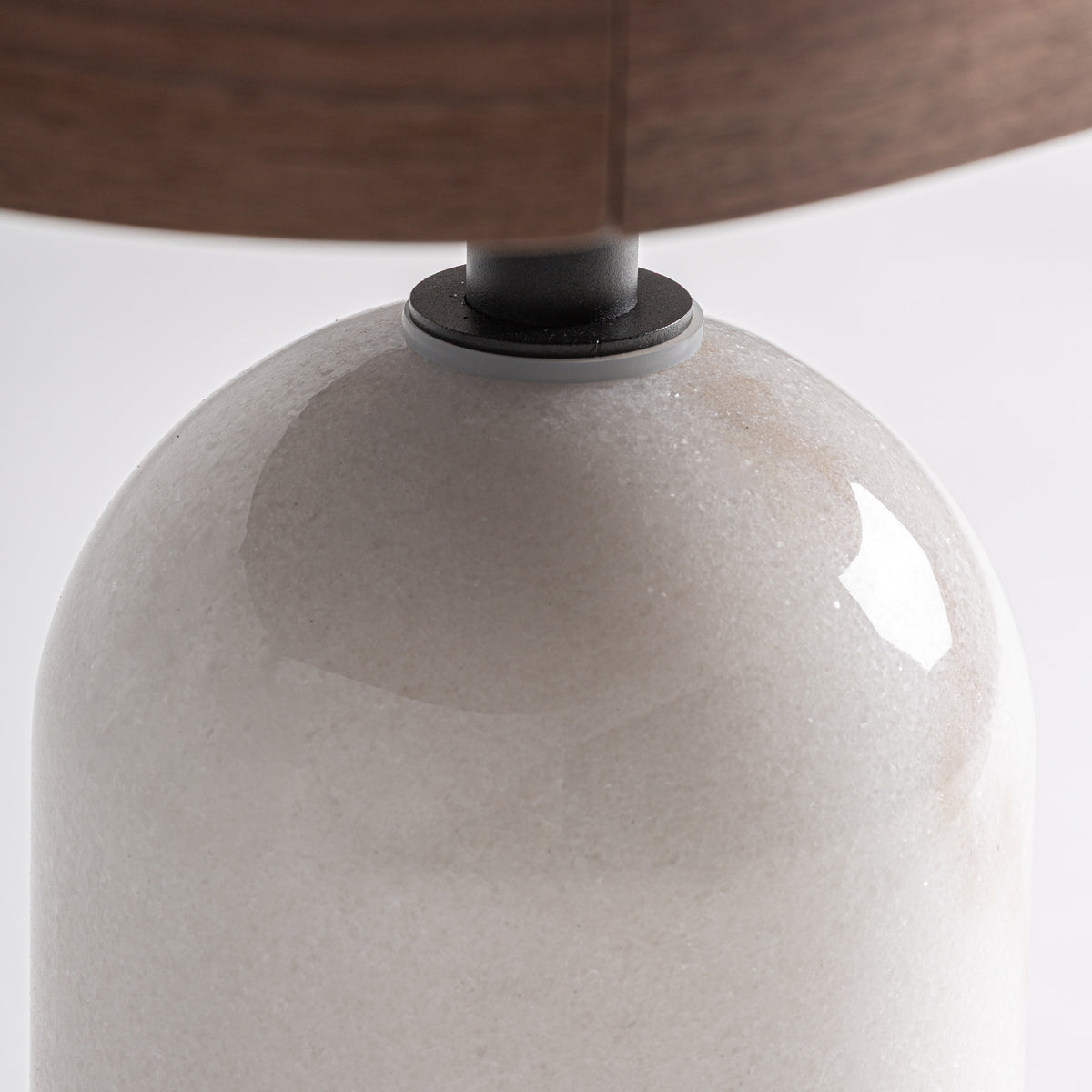 Mesita de noche Mens — Madera contrachapada nogal