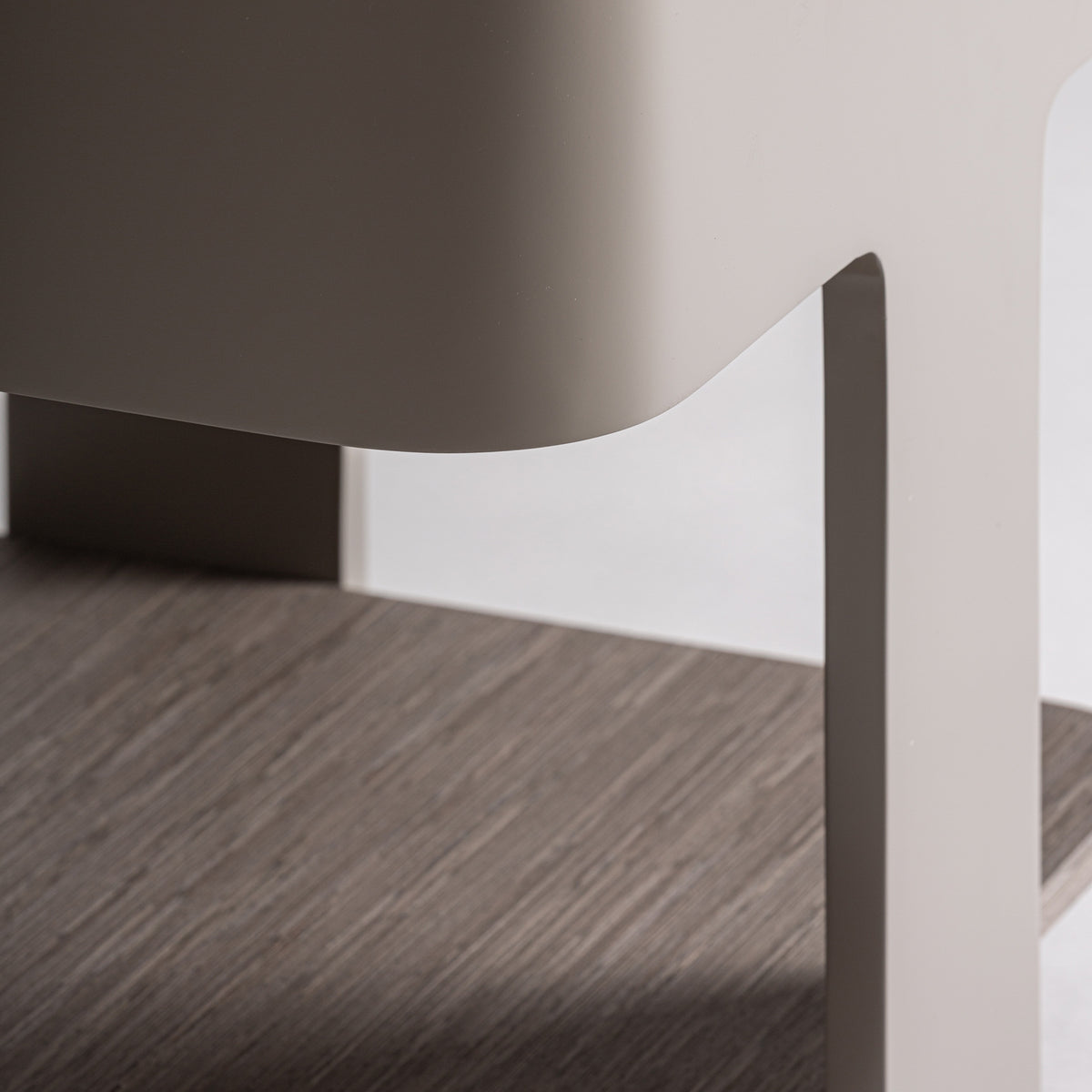 Mesita de noche Theys — Madera contrachapada topo