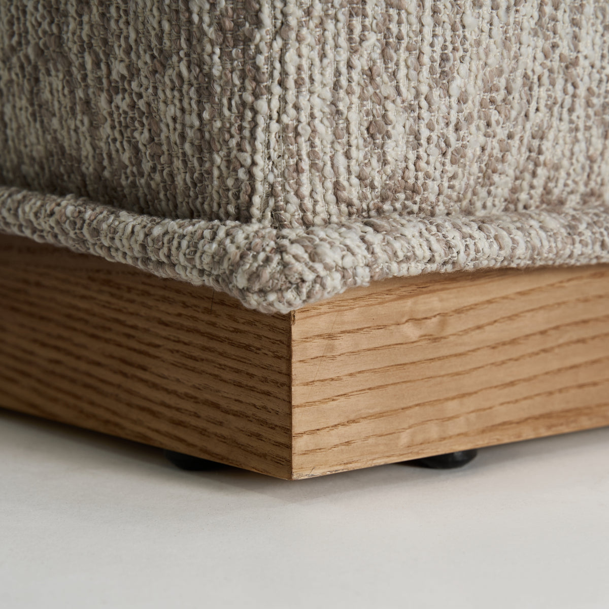 Puf Vittel — Poliéster beige jaspeado