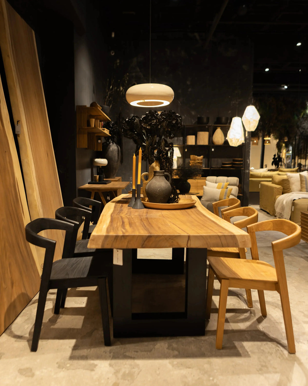 Mesa de comedor Queen — vista 3 — MUYUGA
