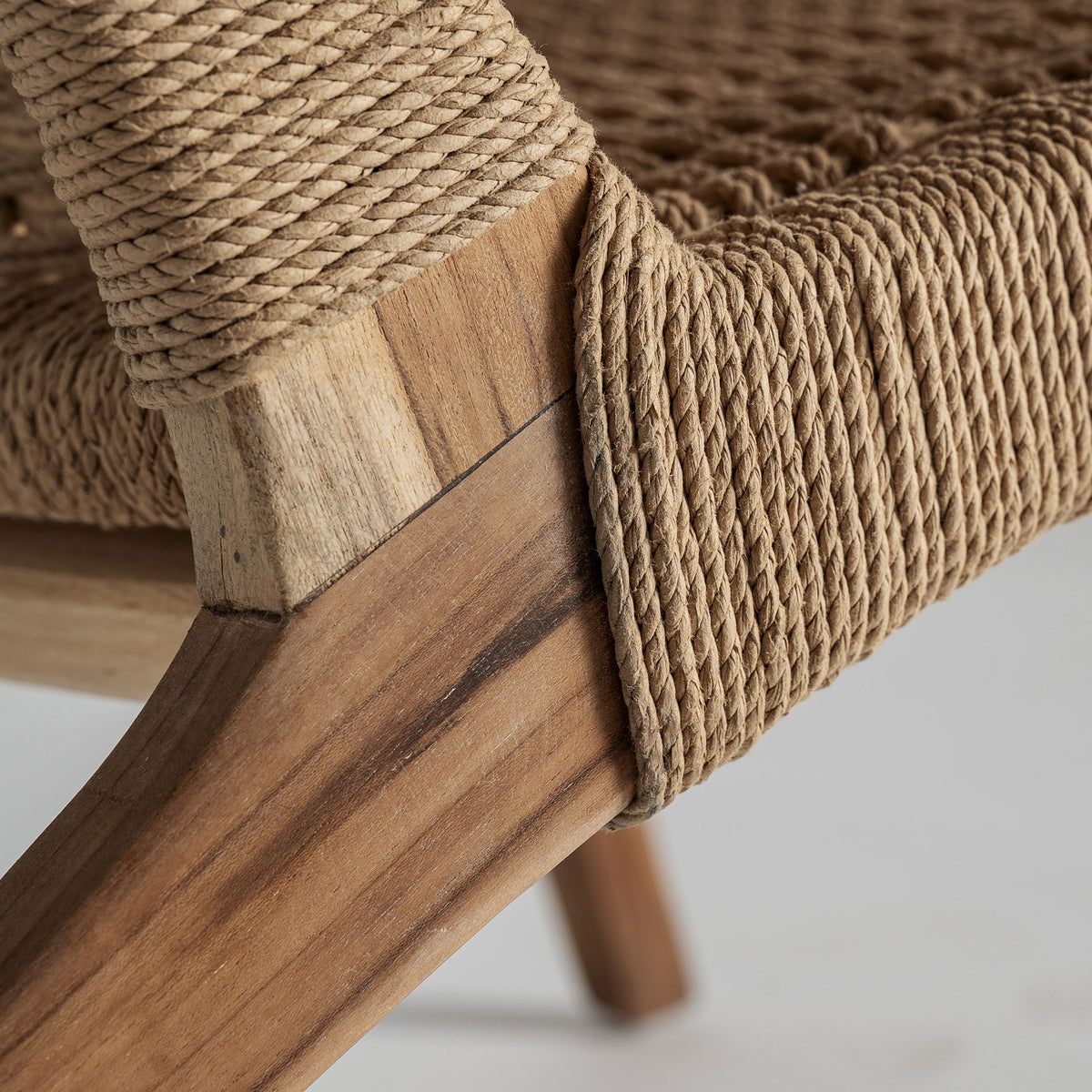 Sillón Vaduz — Madera de teca marrón