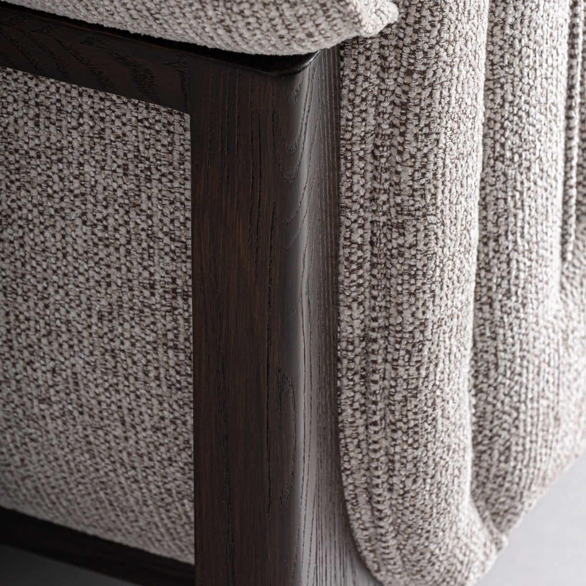 Sofá Ipswich — Madera de fresno marrón