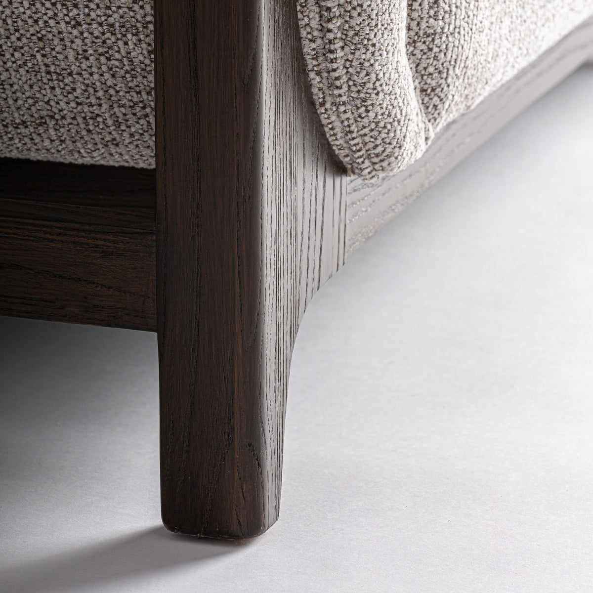 Sofá Ipswich — Madera de fresno marrón