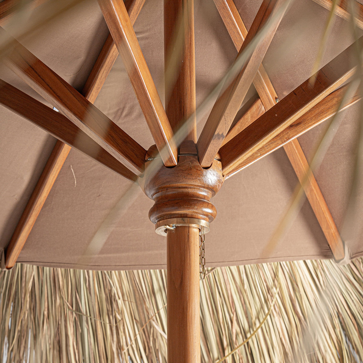 Sombrilla Liwale — Madera de teca marrón