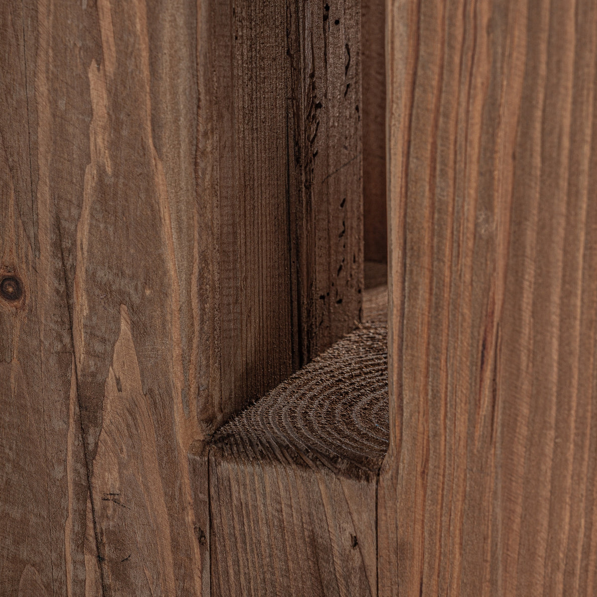 Taburete Celis — Madera de pino reciclado