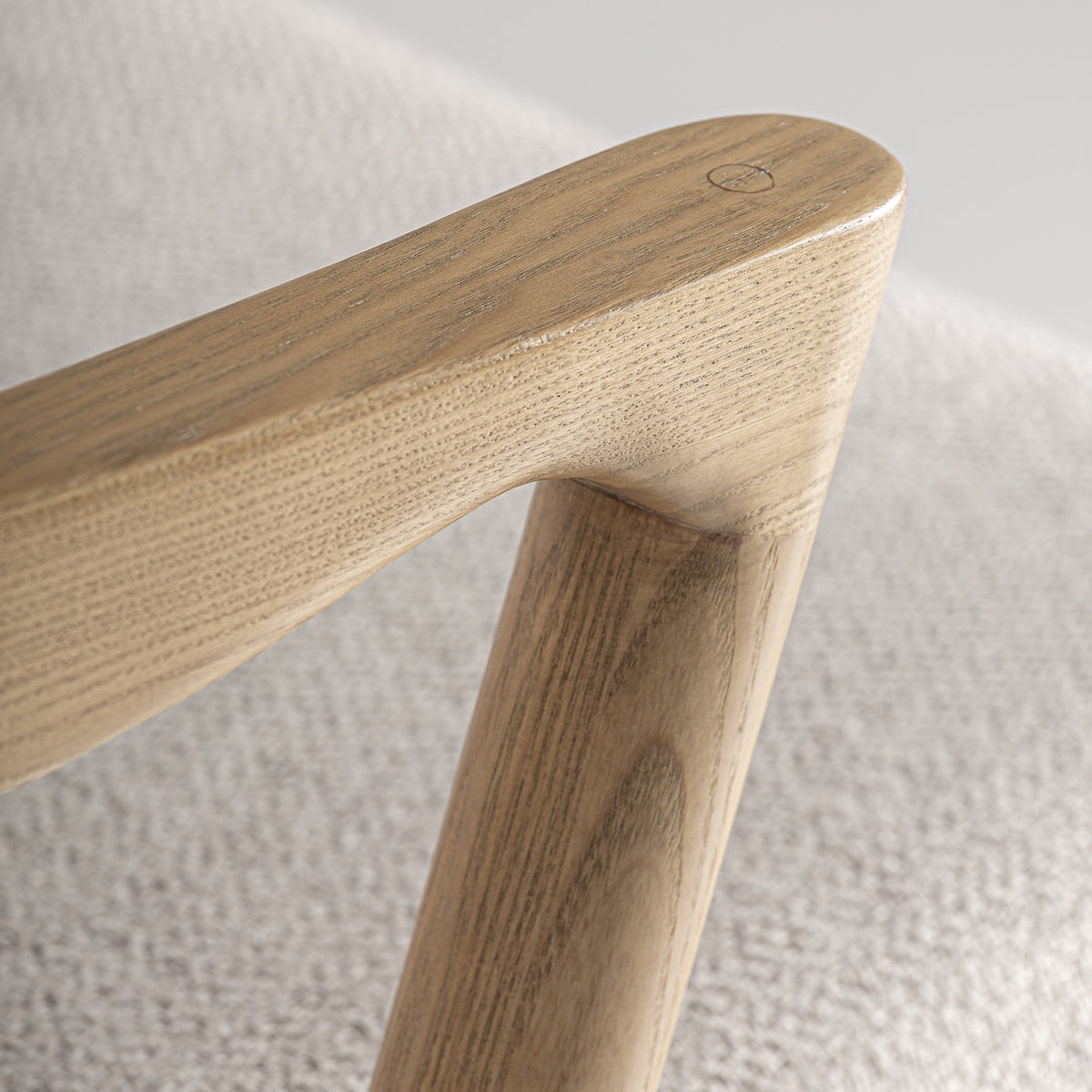 Taburete Namur — Madera de fresno marrón claro