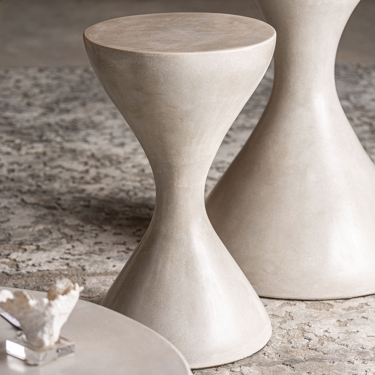 Taburete Telfs — Cemento gris