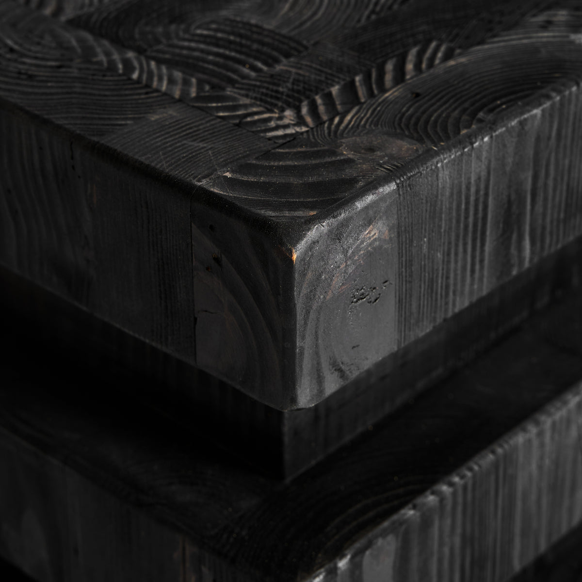 Taburete Vievy — Madera de pino reciclado negro