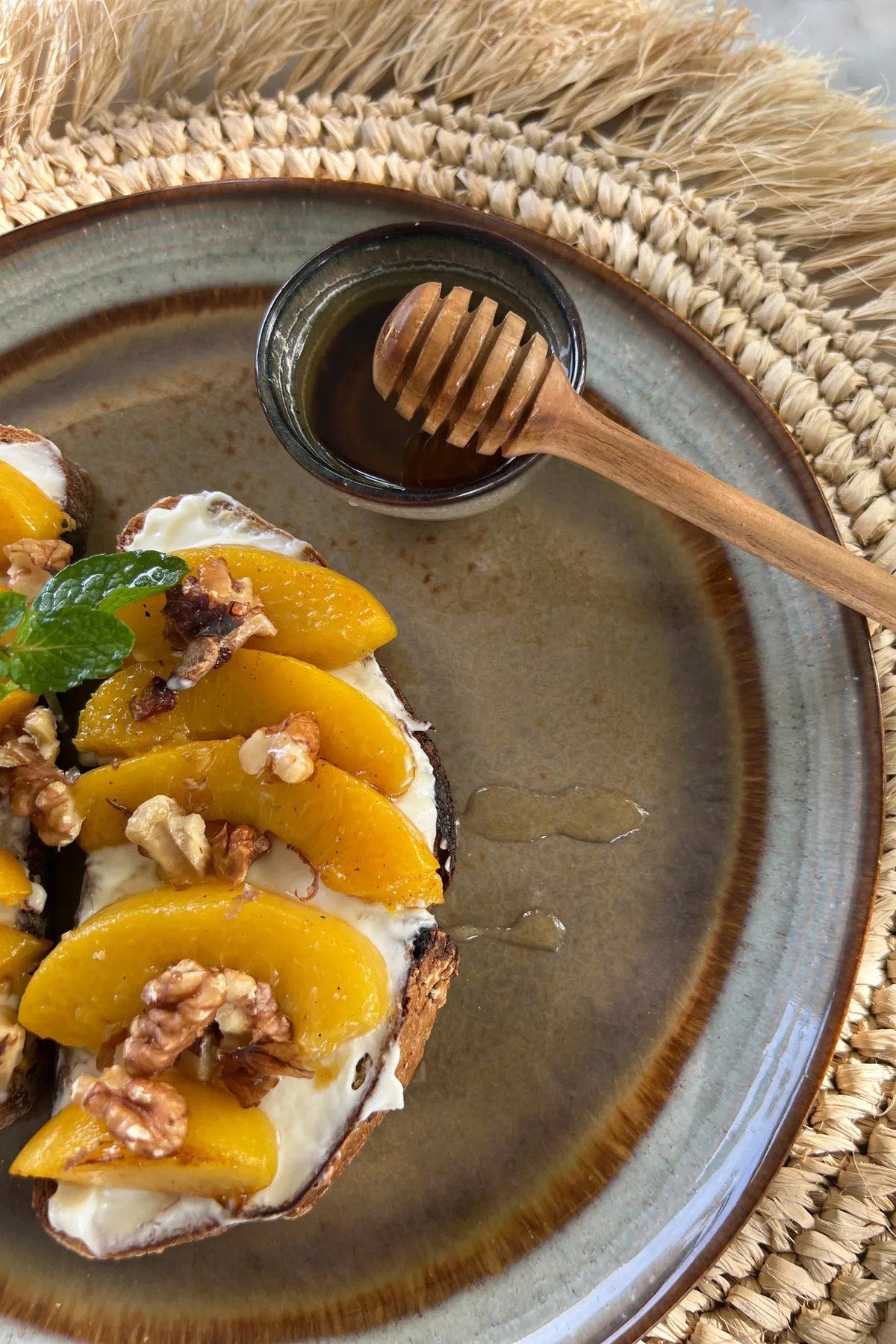 Cubierto Teak Root Honey Roller