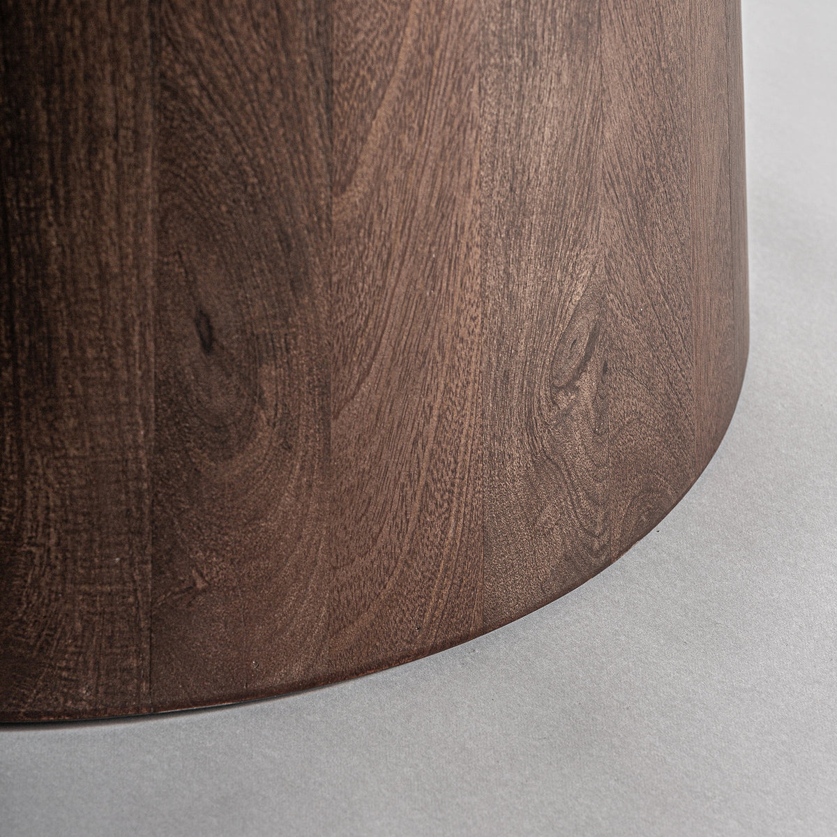 Mesa comedor Varzi — vista 4 — Muyuga