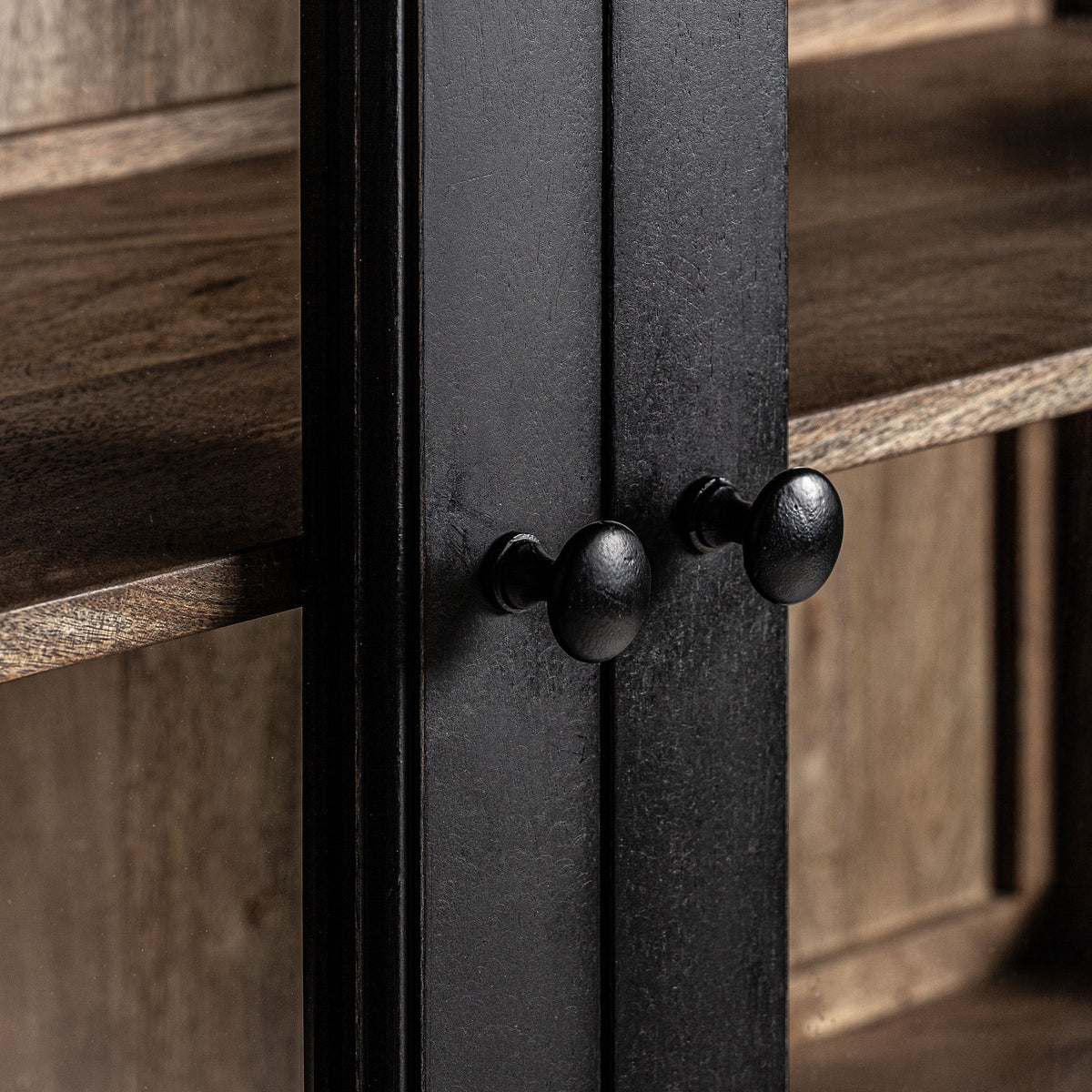 Vitrina Bavay — Madera de mango negro
