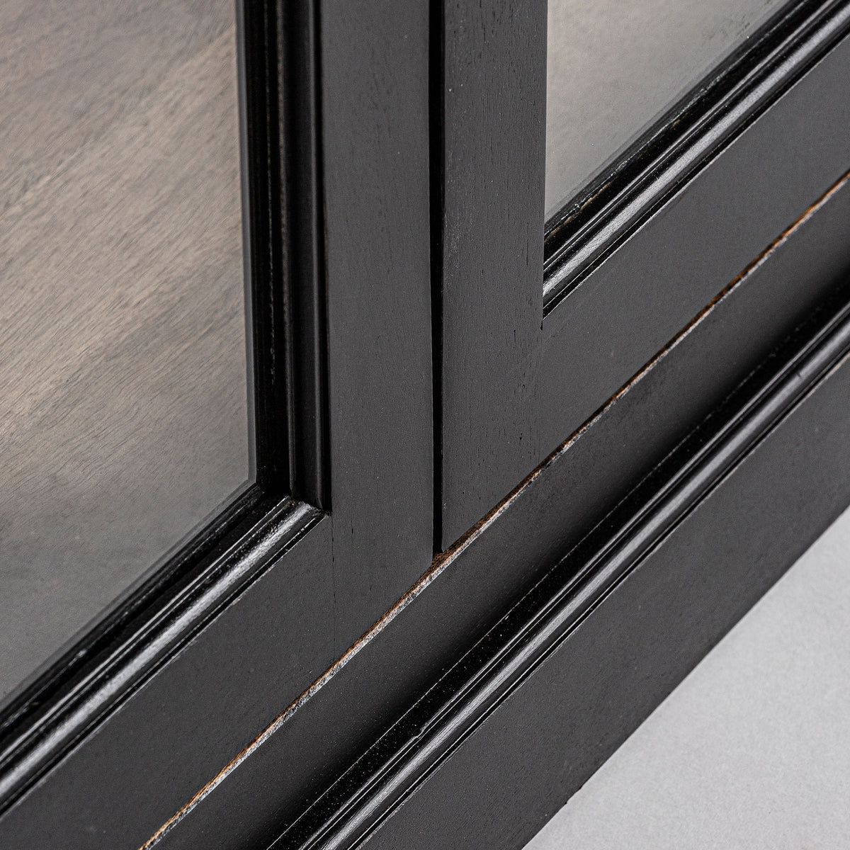 Vitrina Bavay — Madera de mango negro