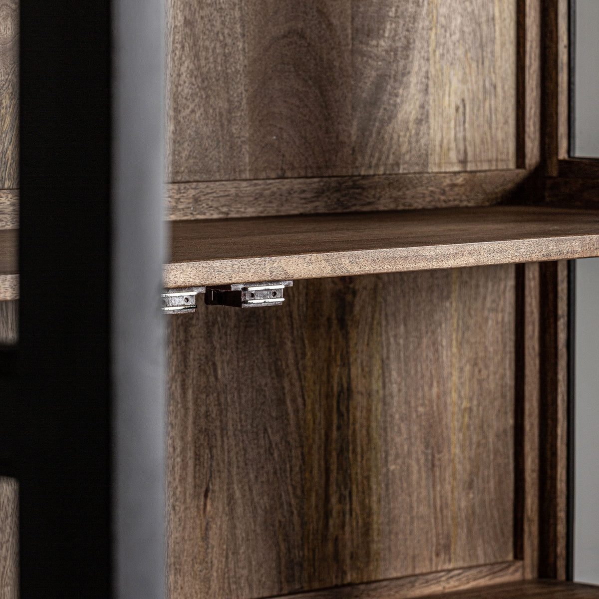 Vitrina Bavay — Madera de mango negro
