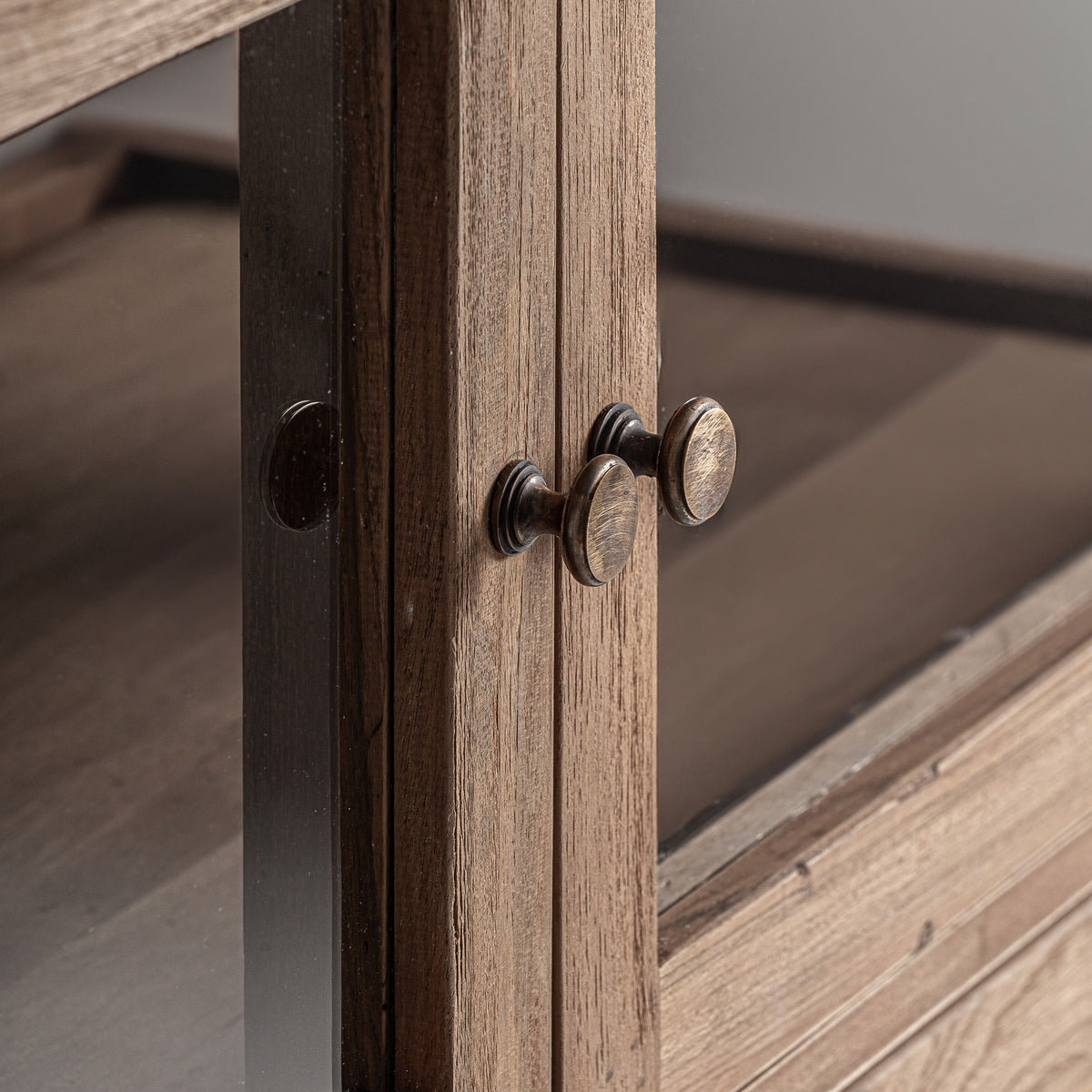 Vitrina Helmond — Madera recuperada marrón
