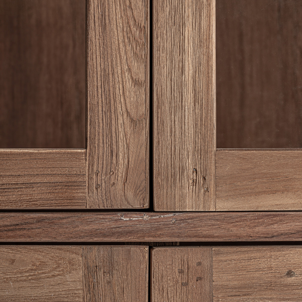 Vitrina Helmond — Madera recuperada marrón