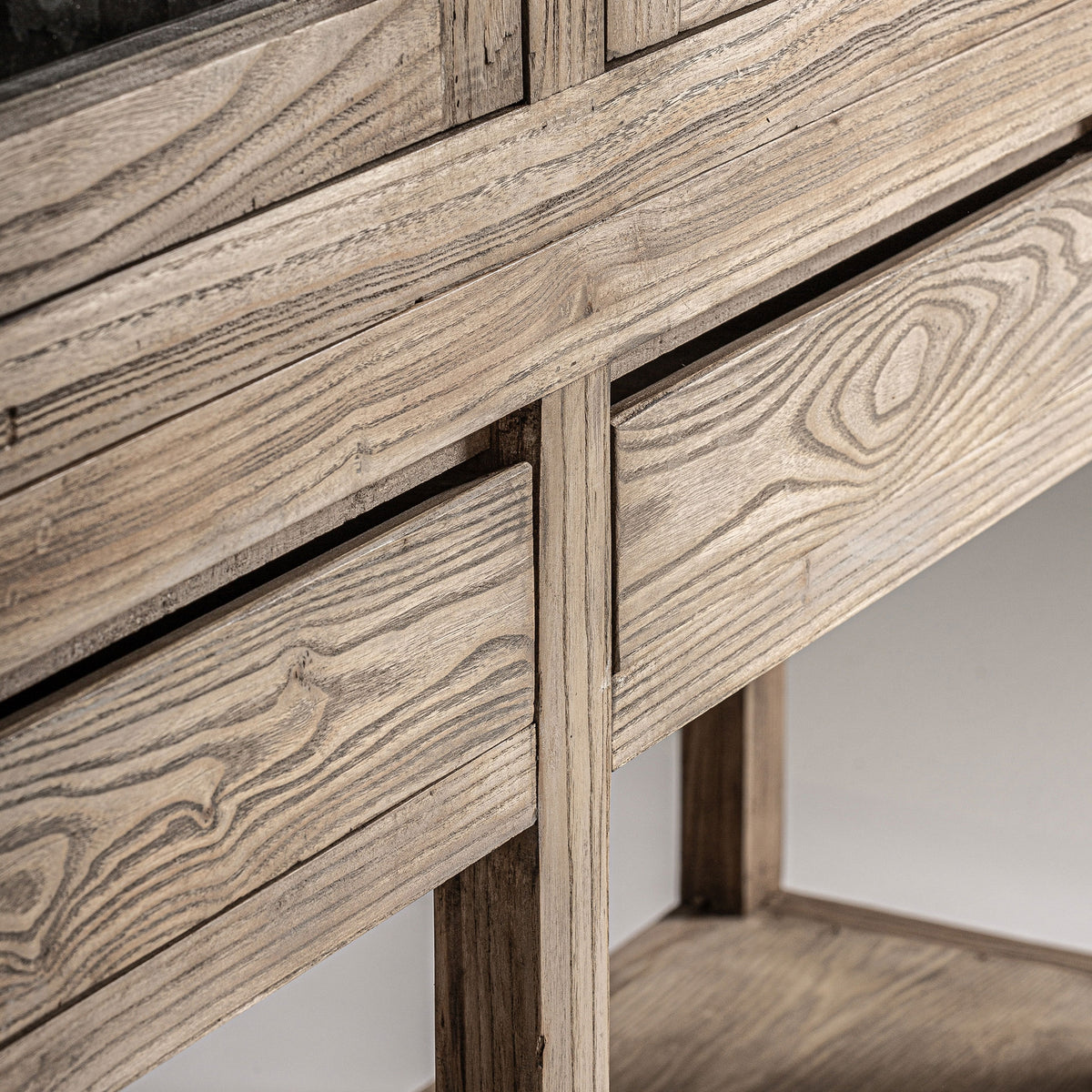 Vitrina Masein — Madera de olmo marrón claro