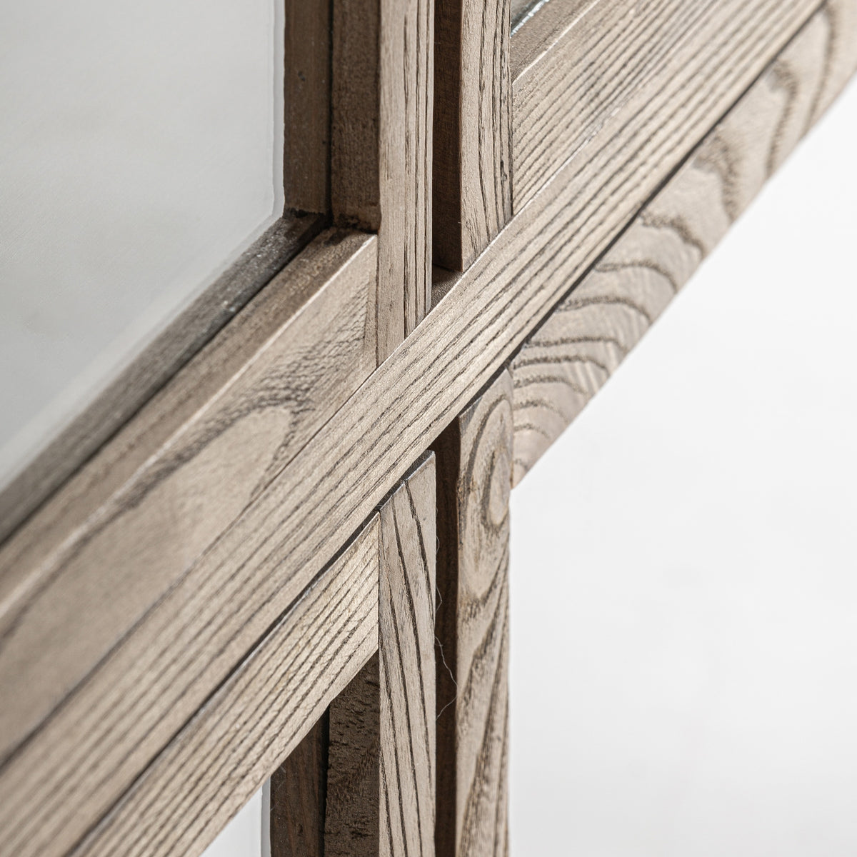 Vitrina Masein — Madera de olmo marrón claro