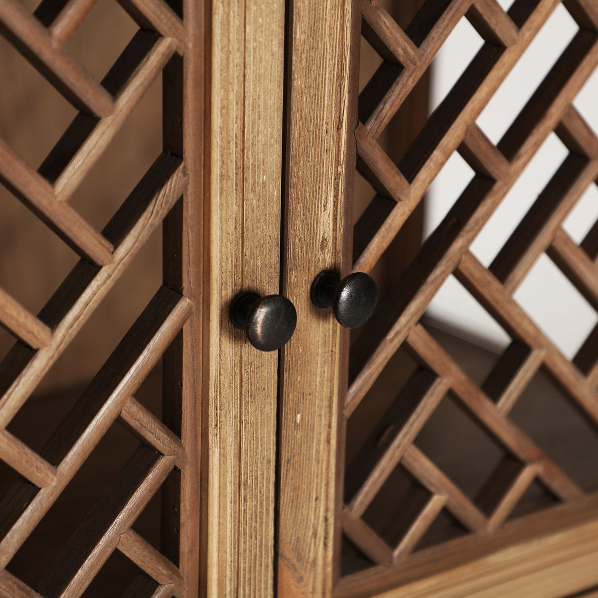 Vitrina Melnik — Madera de olmo marrón natural