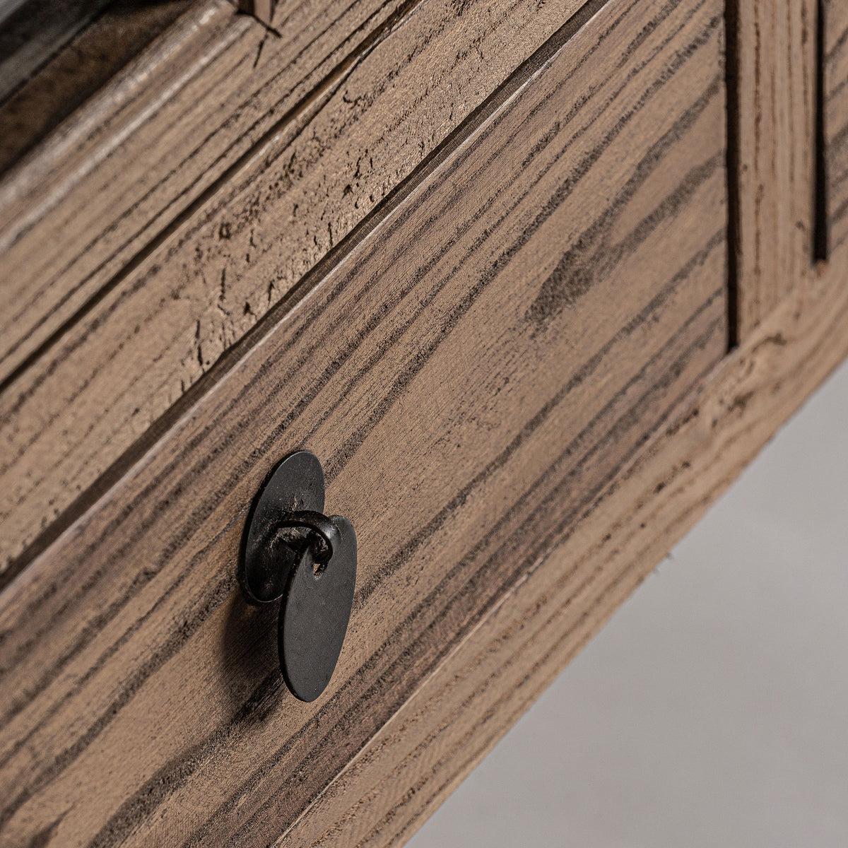 Vitrina Tartu — Madera de olmo marrón